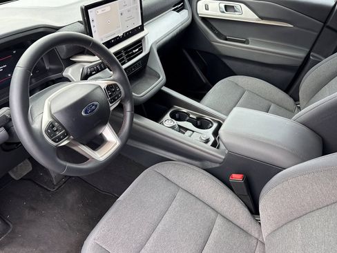 Used 2026 Ford Explorer Active RWD image 10