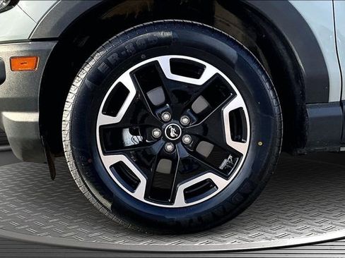 Used 2024 Ford Bronco Sport Outer Banks w/ Tech Package image 34