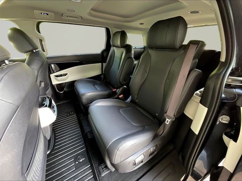 Used 2024 Kia Carnival SX Prestige FWD image 22