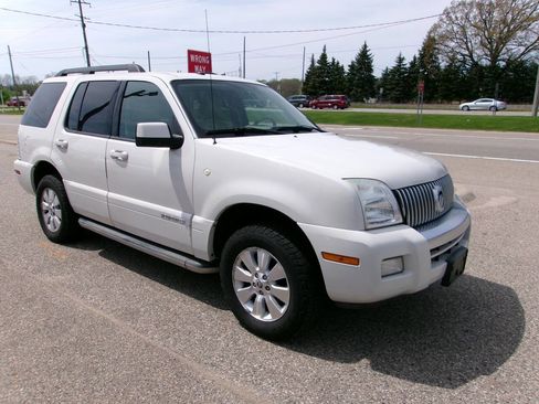 Used 2010 Mercury Mountaineer AWD image 3