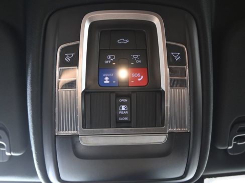 Used 2022 RAM 1500 Limited w/ Body-Colour Bumper Group AWD/4WD image 34