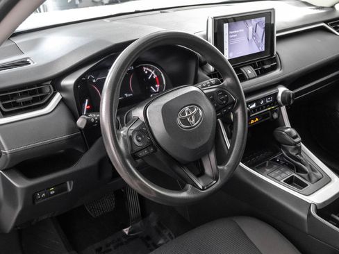 Used 2023 Toyota RAV4 LE AWD/4WD image 4
