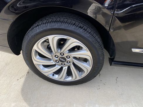 Used 2024 Lincoln Navigator L Reserve image 5