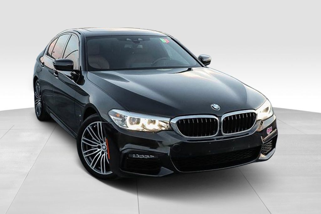 Used 2020 BMW 530e w/ M Sport Package RWD image 2
