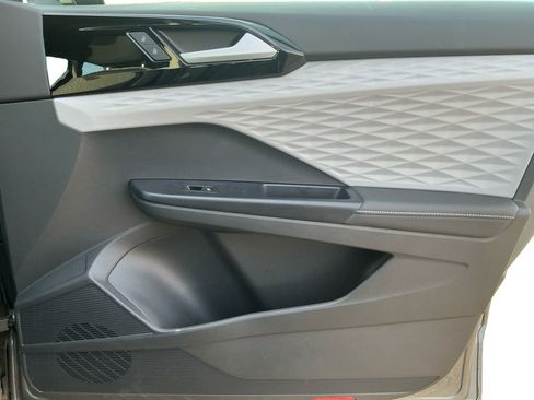 Used 2024 Volkswagen Taos S image 16