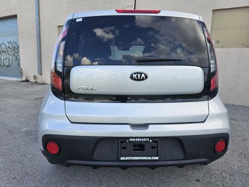 Used 2018 Kia Soul ! FWD image 22