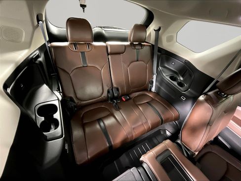 Used 2023 Honda Pilot Elite image 25