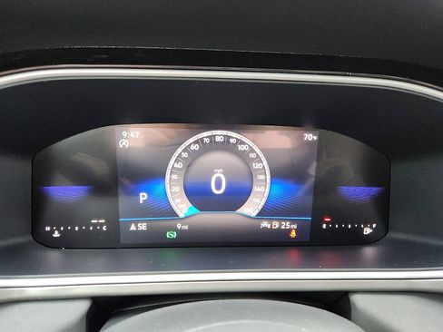 New 2026 Volkswagen Taos SE image 17