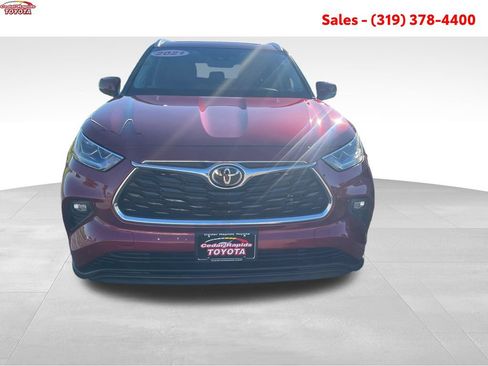 Certified 2021 Toyota Highlander Limited AWD/4WD image 11