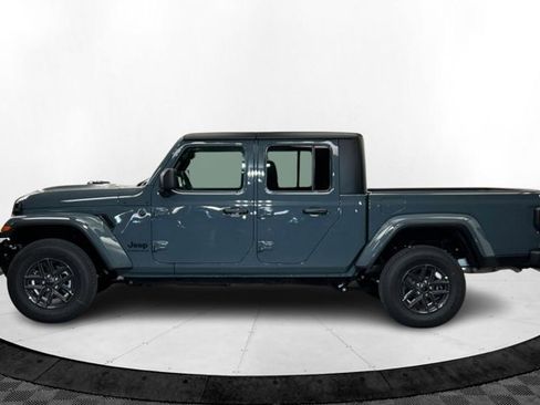 New 2025 Jeep Gladiator Sport image 2