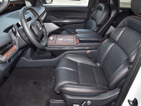 New 2027 Lincoln Navigator Black Label AWD/4WD image 13