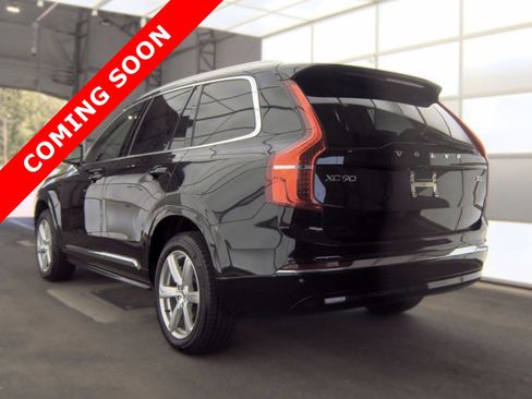 Used 2024 Volvo XC90 B5 Core AWD/4WD image 4