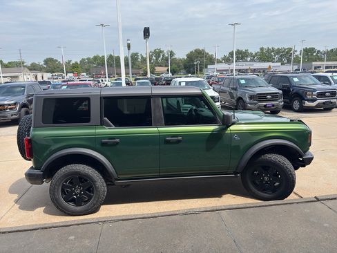 Used 2022 Ford Bronco Black Diamond AWD/4WD image 8