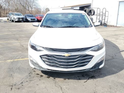 Used 2023 Chevrolet Malibu LT image 2