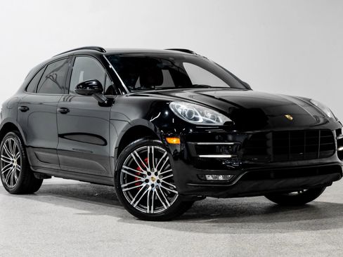 Used 2017 Porsche Macan Turbo image 4