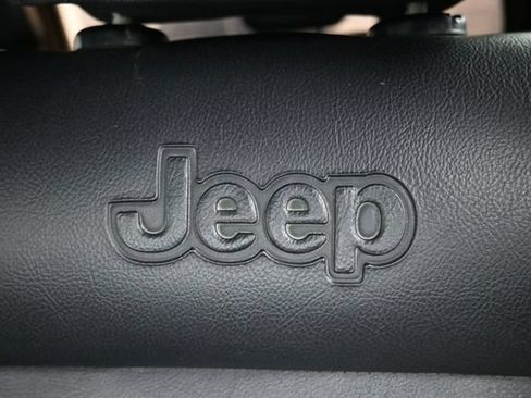 Used 2012 Jeep Wrangler Unlimited Sahara AWD/4WD image 29