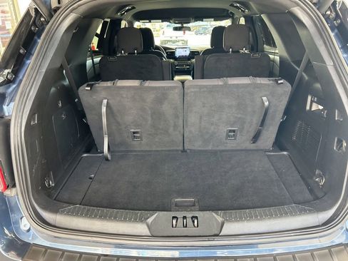 Used 2020 Ford Explorer XLT image 33