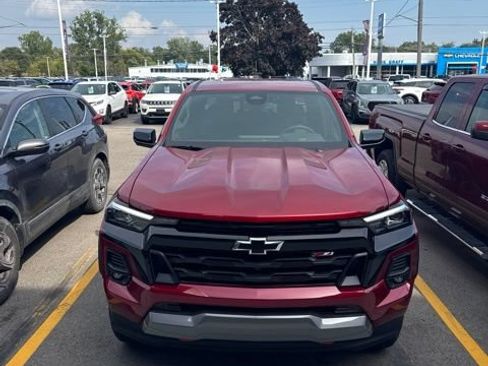 Used 2024 Chevrolet Colorado Z71 w/ Z71 Convenience Package 2 AWD/4WD image 2