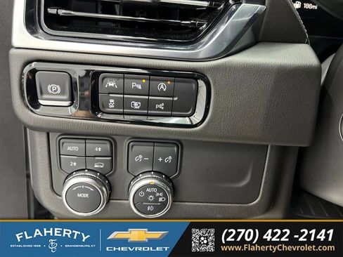 Used 2025 GMC Yukon XL Denali AWD/4WD image 24
