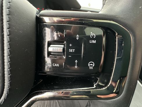 Used 2026 Land Rover Range Rover Velar Dynamic SE AWD/4WD image 18
