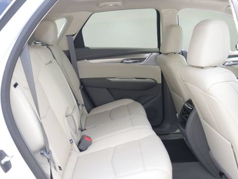 Certified 2023 Cadillac XT5 Premium Luxury FWD image 17