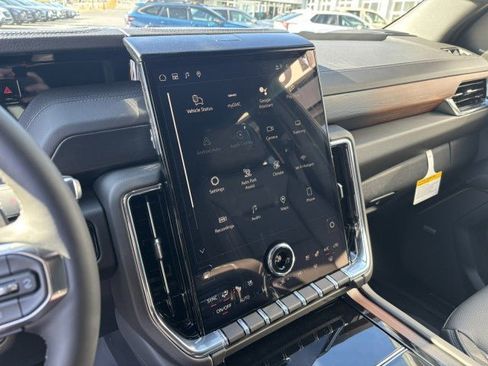 New 2026 GMC Yukon XL Denali image 22