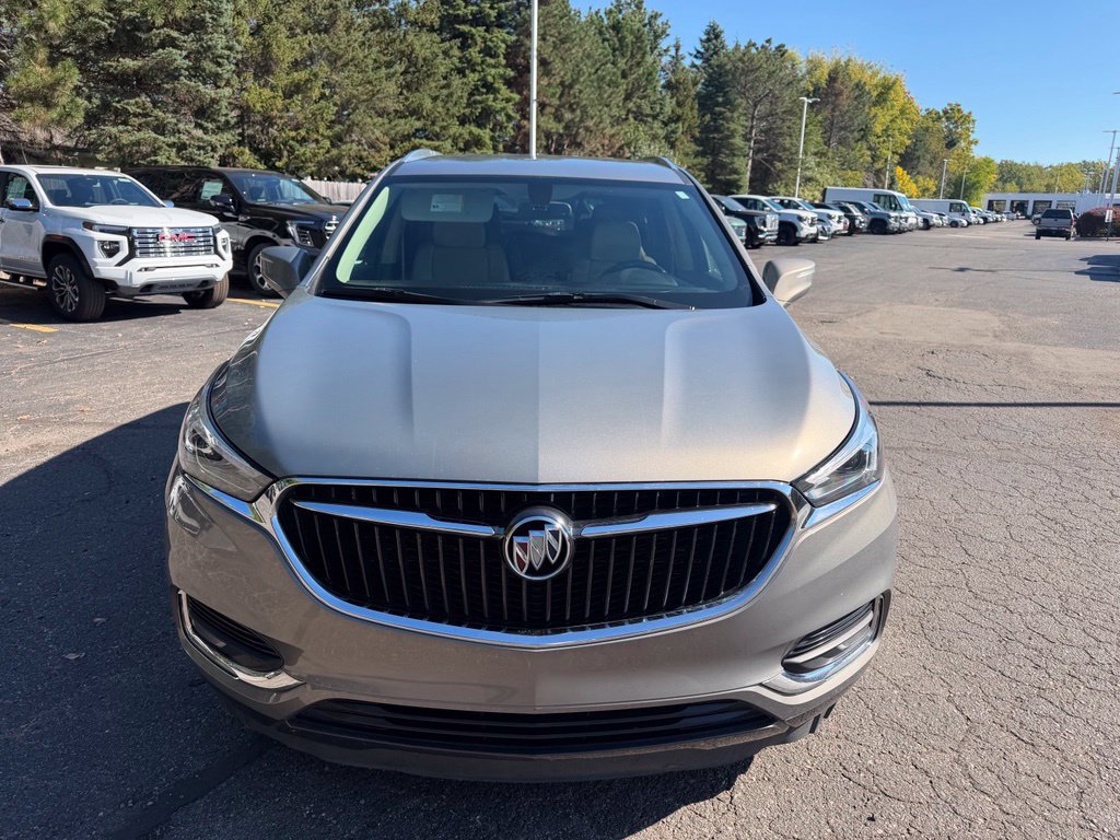 Used 2018 Buick Enclave Essence AWD/4WD image 3