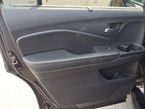 Used 2019 Honda Pilot Touring image 17
