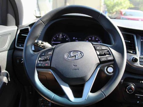 Used 2018 Hyundai Tucson Value AWD/4WD image 15