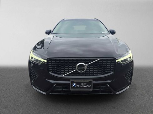 Used 2023 Volvo XC60 B5 Plus w/ Climate Package AWD/4WD image 8