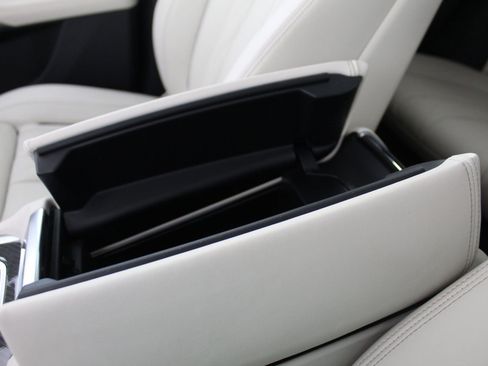 Certified 2024 BMW X6 M60i w/ Dynamic Handling Package image 28