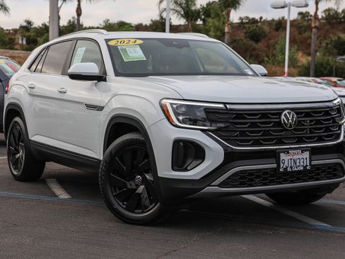 Used 2024 Volkswagen Atlas Cross Sport SE FWD image 1