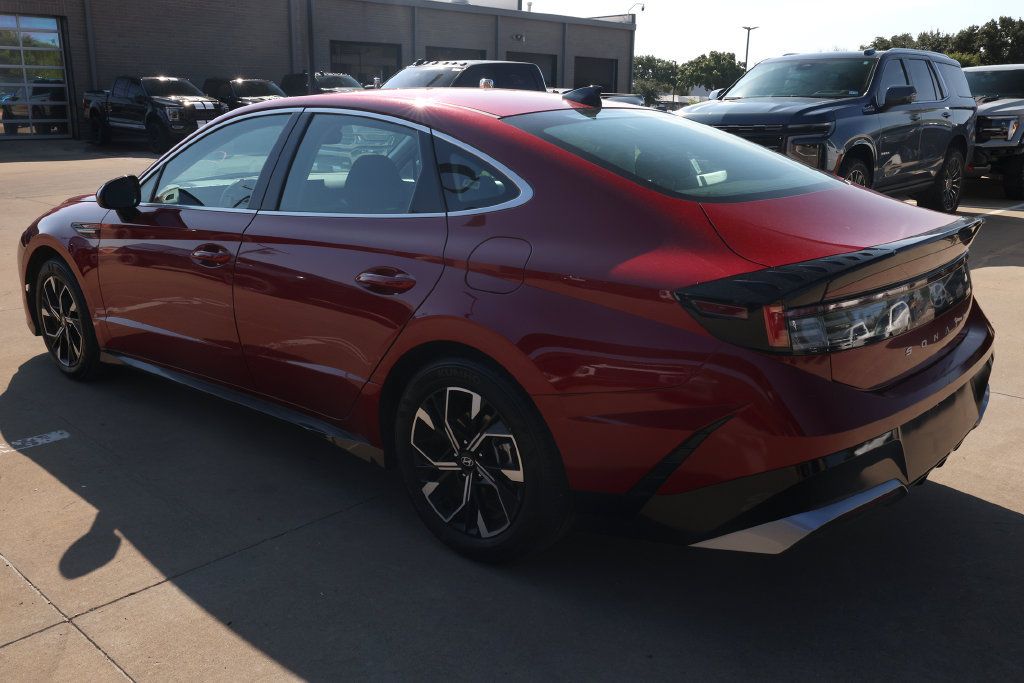 Used 2025 Hyundai Sonata SEL FWD image 7