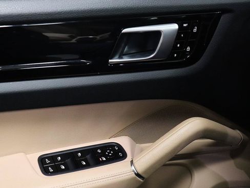 Used 2019 Porsche Cayenne S AWD/4WD image 41