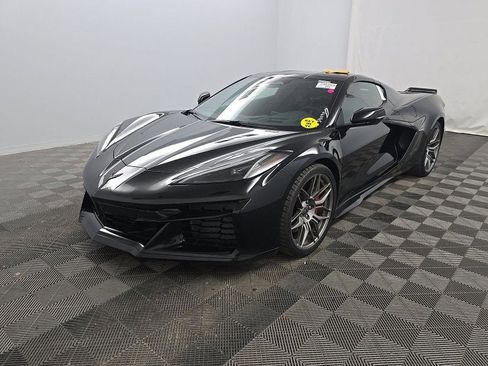 Used 2025 Chevrolet Corvette Z06 RWD image 5