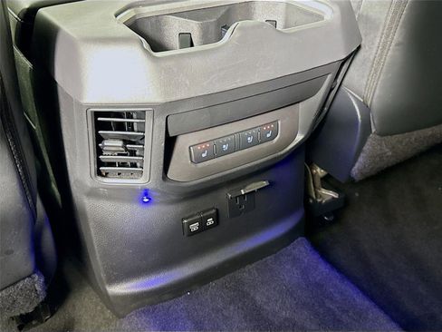 Used 2024 Toyota Tundra Platinum AWD/4WD image 23