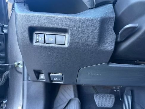 Used 2022 Toyota RAV4 LE AWD/4WD image 19