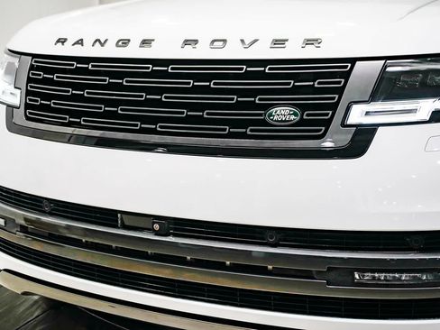 Used 2024 Land Rover Range Rover Long Wheelbase SE AWD/4WD image 8