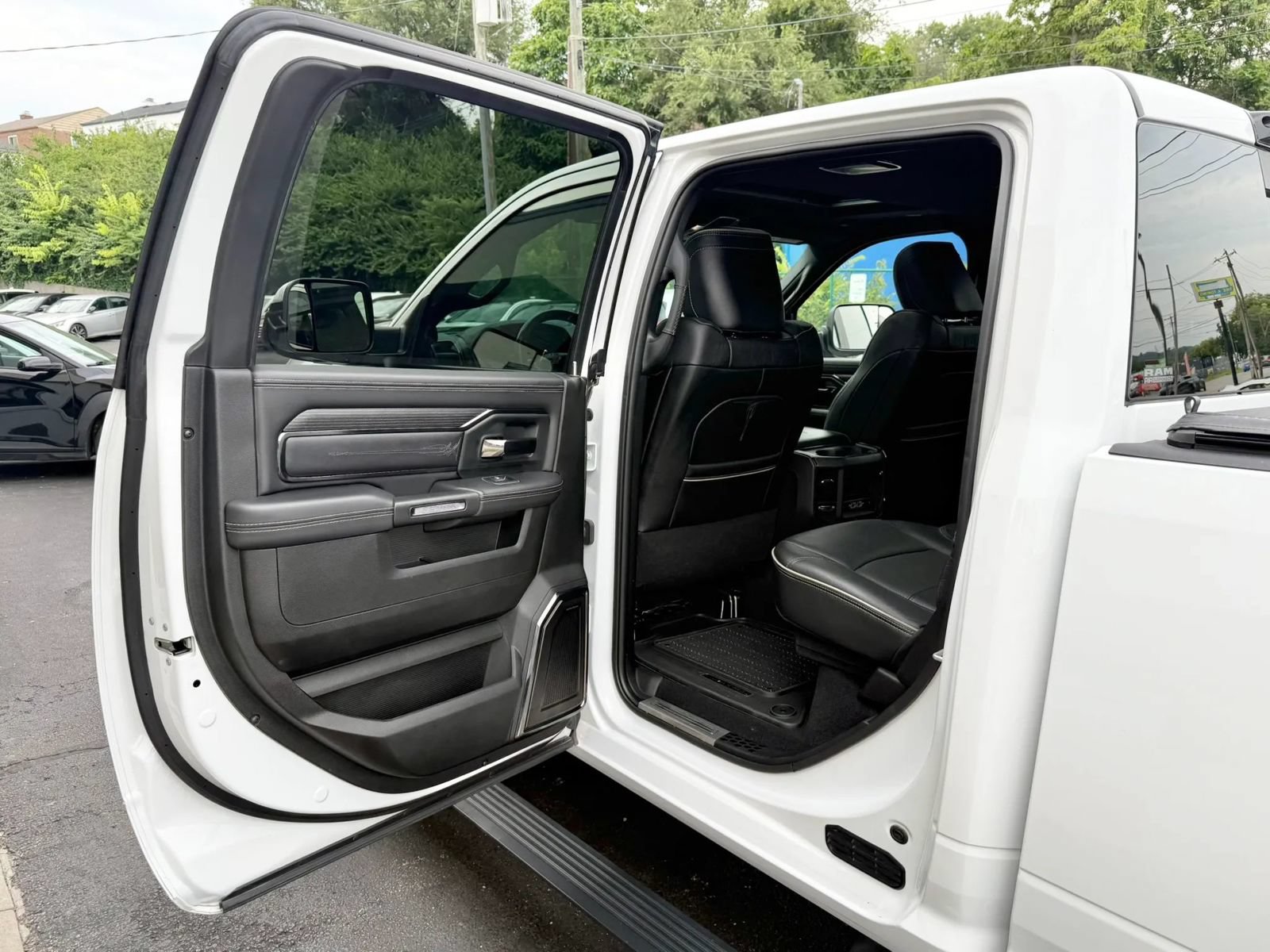 Used 2022 RAM 2500 Limited AWD/4WD image 21