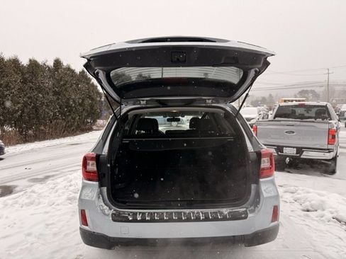 Used 2016 Subaru Outback 3.6R Limited image 6