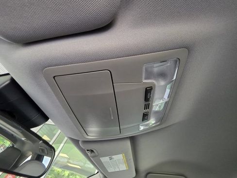 Used 2018 Toyota Highlander Plus FWD image 28