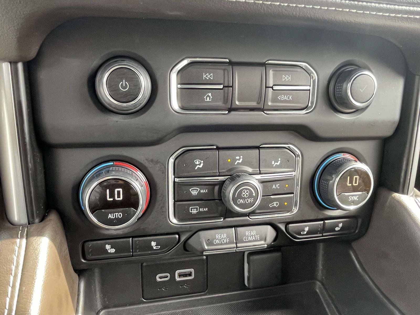 Used 2024 Chevrolet Tahoe LT w/ Luxury Package RWD image 18