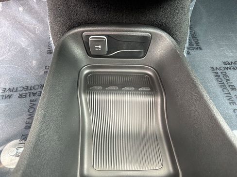 New 2026 Chrysler Pacifica Select image 28