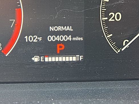 Used 2025 Honda Pilot TrailSport image 3