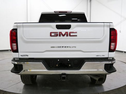 Used 2022 GMC Sierra 2500 SLE w/ X31 Off-Road Package image 6