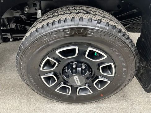 Used 2025 Ford F350 Platinum image 14