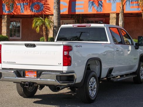 Used 2025 Chevrolet Silverado 2500 LT w/ Convenience Package image 9