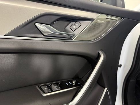 Used 2025 Jaguar F-PACE R-Dynamic S image 11