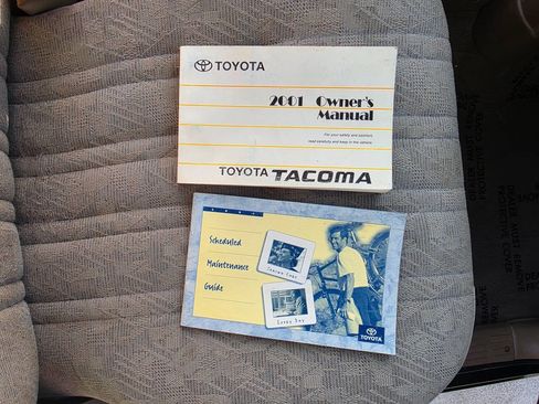 Used 2001 Toyota Tacoma 2WD Regular Cab image 40