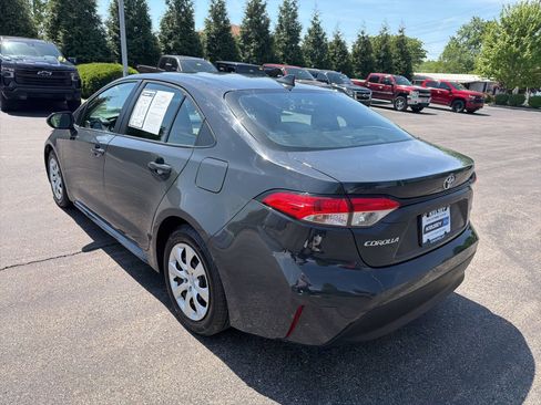 Used 2023 Toyota Corolla LE FWD image 3